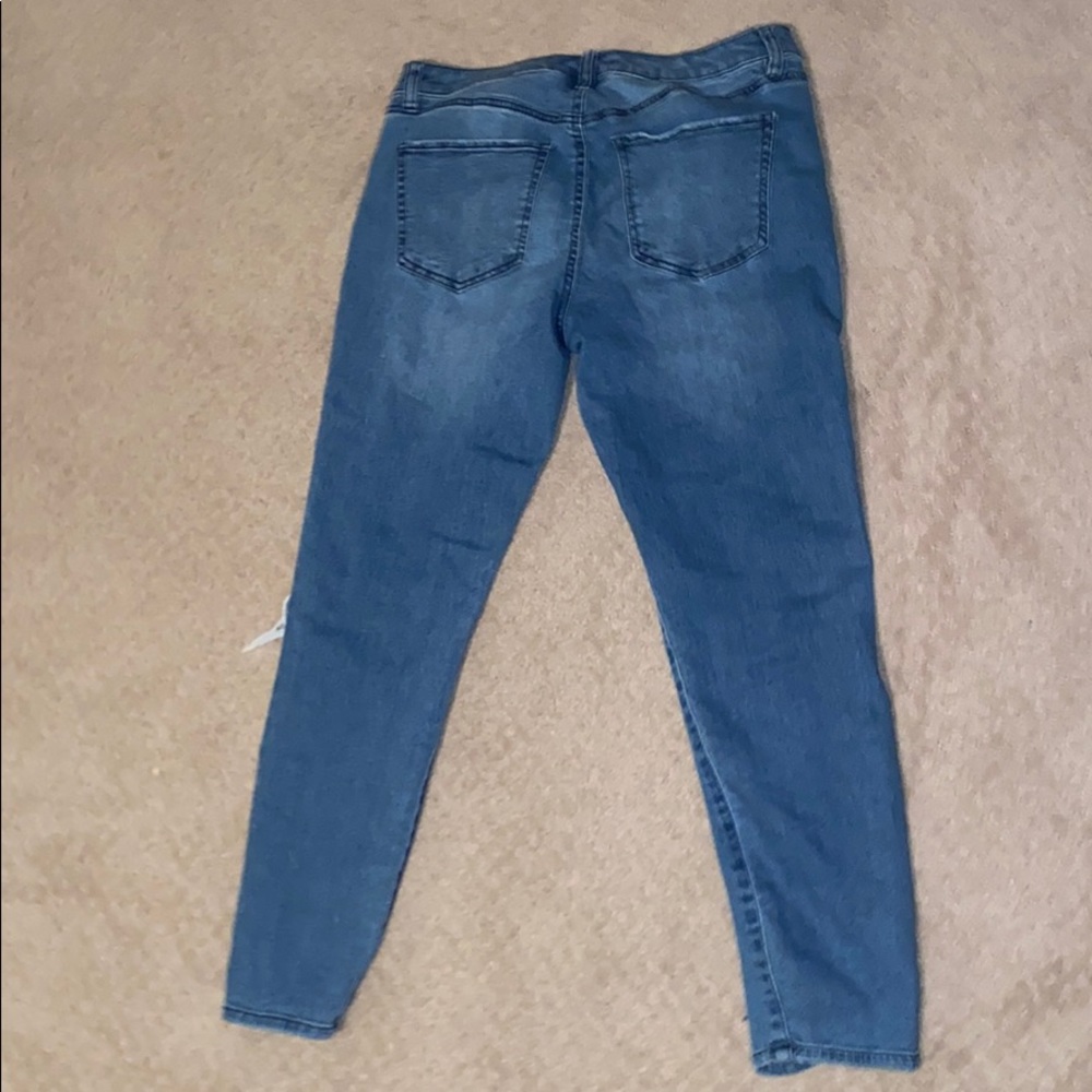 blue ripped jeans - Picture 3 of 3